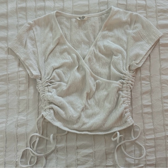 Brandy Melville John Galt White Ruched Top Women’s ONE SIZE - Picture 2 of 4